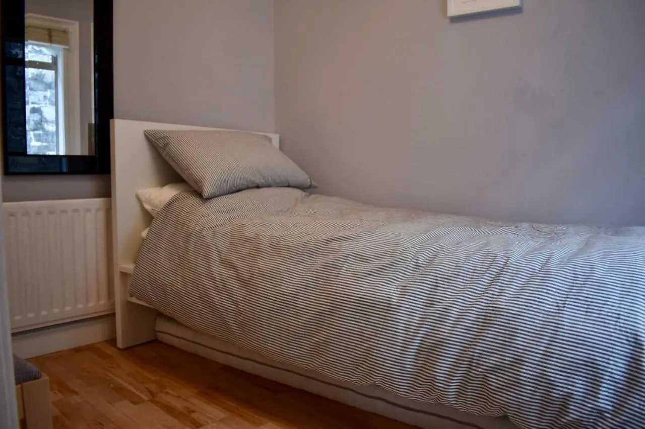 Charming 2 Bedroom Cottage In Central Location Dublin 0*,  Irlanda